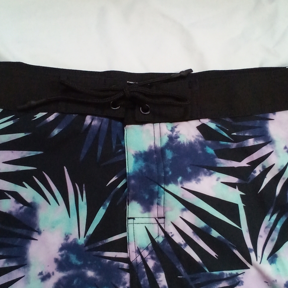 Mens Quick dry stretch Board shorts to knee length - Picture 1 of 6